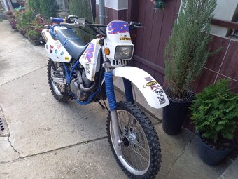 Suzuki DR 350 - 9