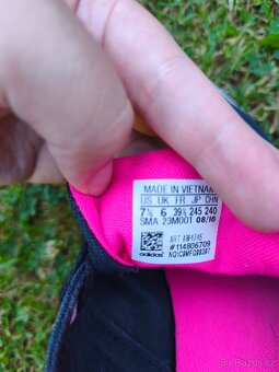 Dámské boty ADIDAS černé ve vel. 39 1/3 - 9