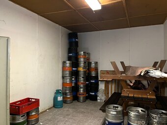 Pronájem obchodu 201 m2 v Tulešicích, obchod sklady rampa Tu - 9