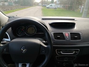 RENAULT MEGANE  1.5 DCI 2010 - 9