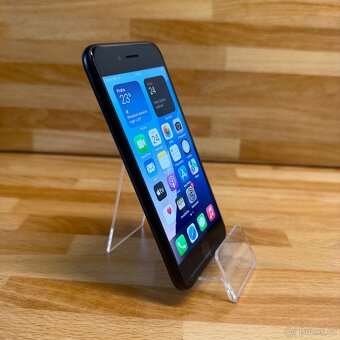 iPhone SE 2020 64GB, černý (12 měsíců záruka) - 9