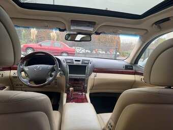 LEXUS LS600H - 9