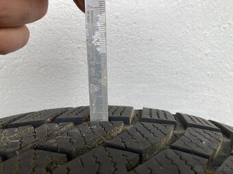 1x zimní penu Semperit Speed-Grip3 235/45 R18 98V XL M+S - 9