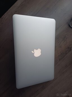 Iphone 11pro 256gb + Apple MacBook Air (Mid 2013 - 9