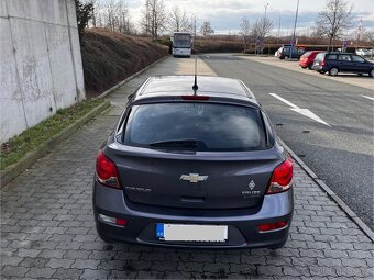 Chevrolet Cruze 2.0TDi SportsLine | 120 kW | Najeto 161 xxx - 9