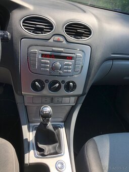 Ford Focus 1,6 i 74 kw - 9