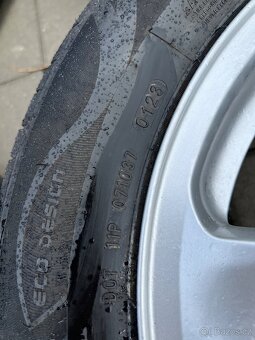 Originální ALU Škoda 5x100 R15 - Zánovní pneu - 9