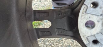 BMW F40 F44 M140i – originální sada alu kol 8Jx18 s pneu Bri - 9