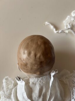 Panenka starožitná v kolebce - 9