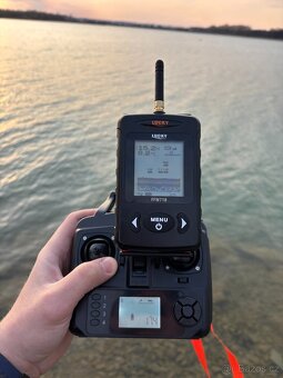 SONAR (Echolot) bezdrátový nahazovací Lucky - dosah 150m - 9