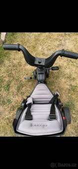 Golfky, turistická postýlka a tříkolka - 9