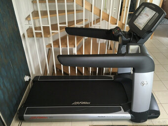 Běžecký pás Life Fitness Elevation Engage 95T - 9