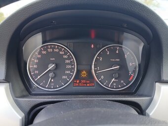 Bmw 320i E90 LCI 2011 - 9