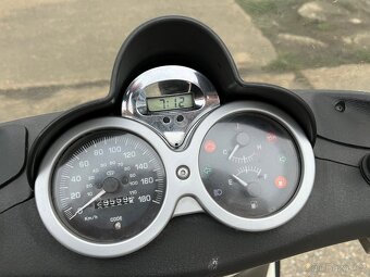 Piaggio Beverly 250 - 9