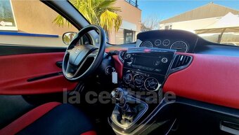 LANCIA Ypsilon III 1.2 8V ELEFANTINO rok 02/2013 - 9