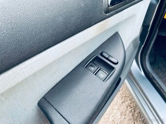 Škoda Fabia 1.4 MPI 44kw STK 6/2026 - 9