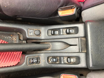 Nissan Primera P10 SLX 2.0i16v automat - náhradní díly - 9