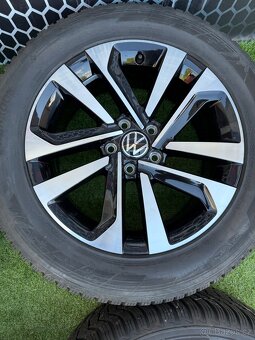 Volkswagen Tiguan II - TOP ZIMNÍ SADA 235/55 R17 ORIGINÁL - 9