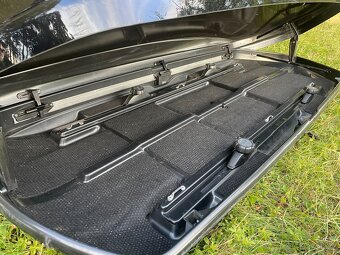 STŘEŠNÍ BOX THULE DYNAMIC M 800 BLACK NOSIČ PŘÍČNÍKY - 9