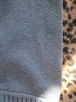 Modrá pletený Tommy Hilfiger svetr - 9