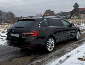 Škoda Superb Combi 2.0 Tdi 110kw STYLE PLUS - 9