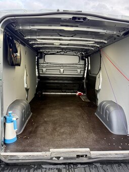 Renault Trafic 2,0 Dci 96Kw - 9