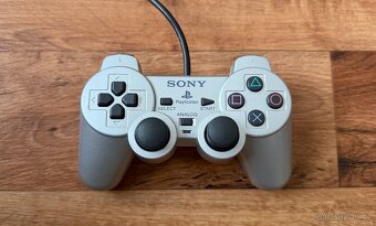 Sony Playstation 2 Slim (SCPH-75004) stříbrná - 9