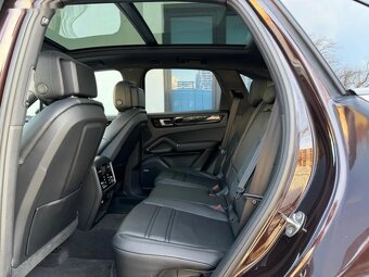 Porsche Cayenne - 9