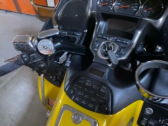 Honda GL 1800 GoldWing - 9
