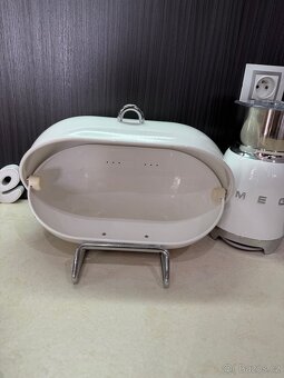 Kuchyňské spotřebiče - šlehač mléka SMEG + chlebník WESCO - 9