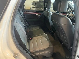 Volkswagen Touareg 3.0 V6 TDI R-LINE BLACK STYLE - 9