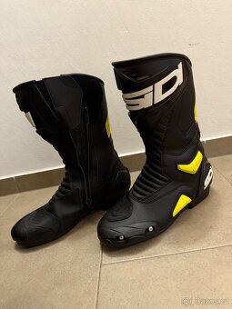Věci na moto - 9