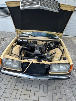 Mercedes-Benz W123 240D - 9