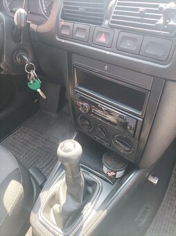 GOLF IV 1.6,77KW,2003,KLIMA,146TKM,SERVISKA,ČŘ,BEZ KOROZ - 9