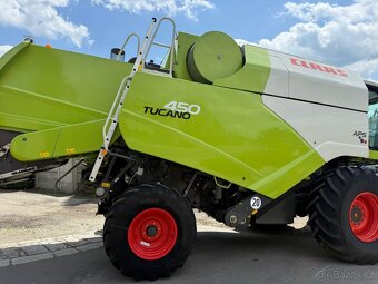 Sklízecí mlátička Claas Tucano 450, žací lišta V660, 2400 / - 9