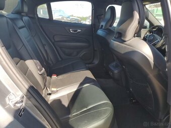 2020 Volvo S60 T5 Momentum 2.0L FWD - 9