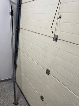 Kinedyne zabrana, mezibocnicovy držák nákladního prostoru - 9