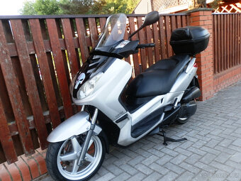 Yamaha X-Max 125 - 9