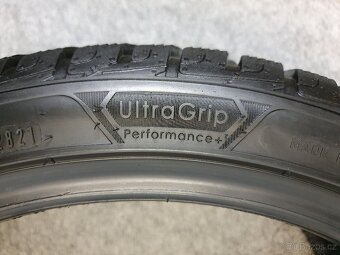 4x -- 225/40 R18 Zimní pneu Goodyear UltraGrip Performance + - 9