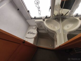 Fendt 550, podélné postele, předstan, karavan i na zimu - 9
