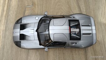 Model Ford GT 2004 1:18 Autoart ( 73025 ) - 9