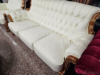 CHESTERFIELD SEDAČKA ŠTÝLOVA ,V KOMBIN.S DREVOM - 9