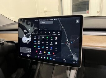 Tesla Model Y Long Range AWD rok 2021 - 9