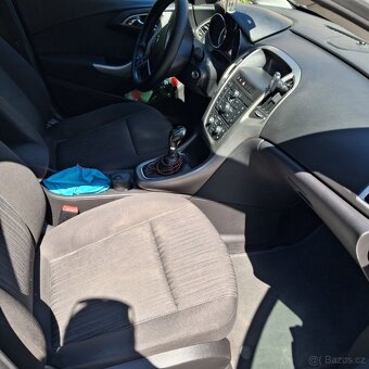 Opel Astra J 1.7 CDTI kombi 2010 rok 81kw - 9