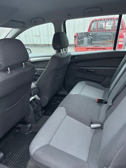 Opel Zafira 2.2 Direct, 7 míst  R.V 2007 - 9