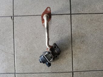 Startér + díly z motoru Suzuki-Subaru - 9