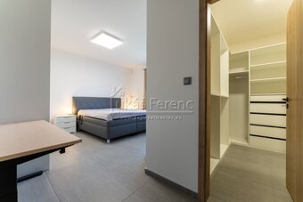 Prodej, rodinný dům, dispozice 4+kk/Garáž, terasa, bazén, po - 9