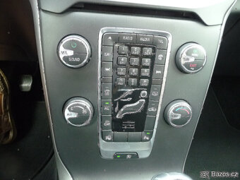 Volvo V 40 2.0 D2 ECO KINETIC vozidlo po prvním majiteli - 9