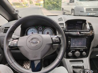 Opel Zafira B 2.2 110kW benzín 2008 - 9