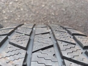Prodám sadu ALU kol Alutec 215/65R16 zimní - 9